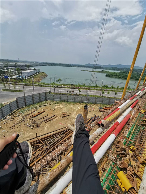 井冈山市作业中发生设备损坏或人员意外，责任怎么划分？