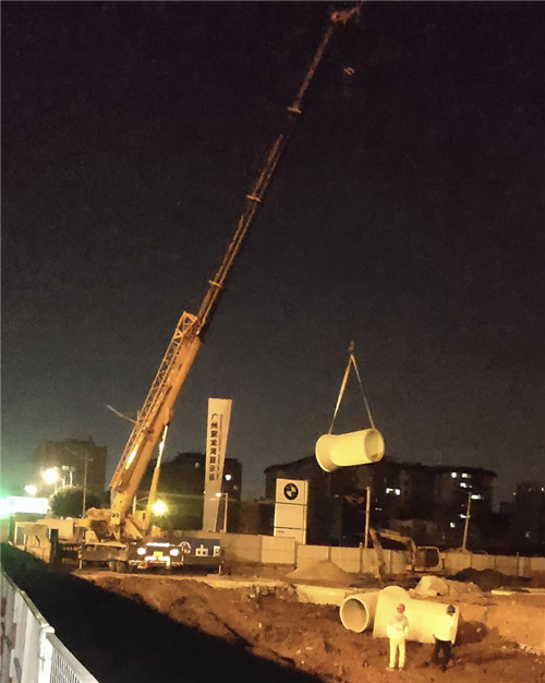 井冈山市“弯臂矫正”—— 吊车的 “形变补偿” 技术