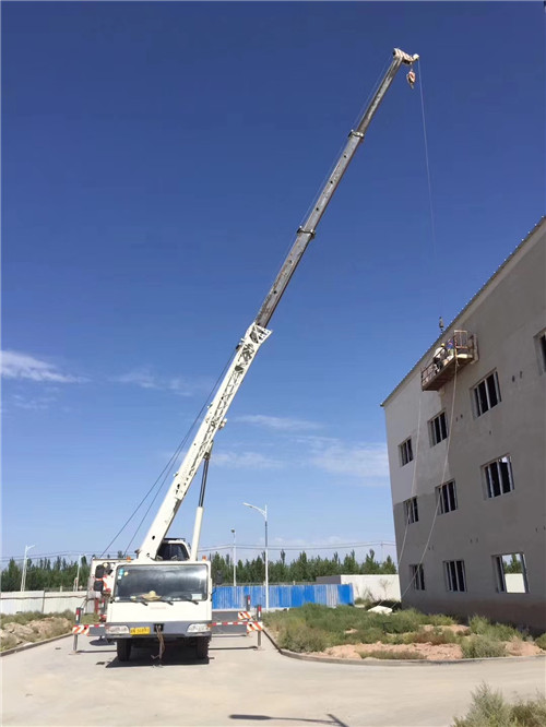 井冈山市“轻装强干”—— 吊车的 “轻量化臂架” 技术